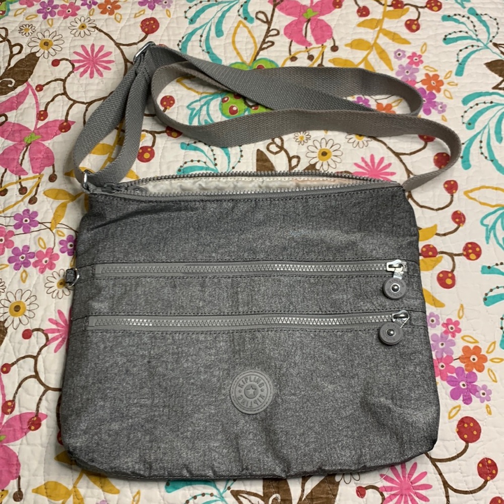 Kipling purse in silver glimmer